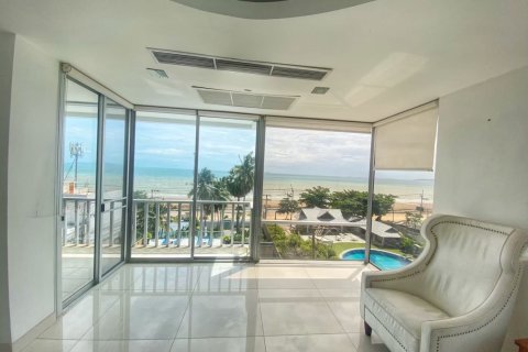 Condo on Jomtien Beach, Pattaya, Thailand, 4 bedrooms № 242567 - photo 7