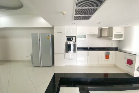 Condo on Jomtien Beach, Pattaya, Thailand, 4 bedrooms № 242567 - photo 13