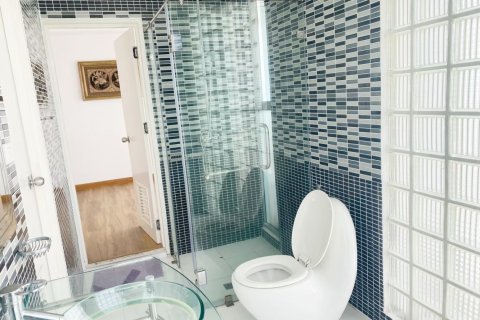 Condo on Jomtien Beach, Pattaya, Thailand, 4 bedrooms № 242567 - photo 15
