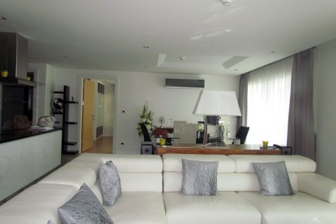 Condominio de 2 dormitorios en Pattaya, Tailandia № 242173 - foto 2