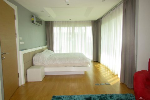Condominio de 2 dormitorios en Pattaya, Tailandia № 242173 - foto 4