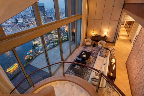 Ático de 4 dormitorios en Bangkok, Tailandia № 180436 - foto 13