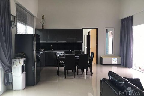 Casa de 4 dormitorios en Pattaya, Tailandia № 243131 - foto 8