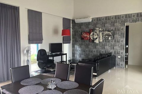 Casa de 4 dormitorios en Pattaya, Tailandia № 243131 - foto 6