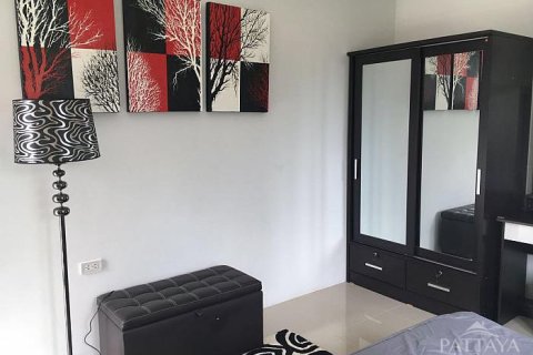 Casa de 4 dormitorios en Pattaya, Tailandia № 243131 - foto 17