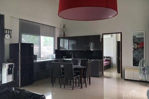 Casa de 4 dormitorios en Pattaya, Tailandia № 243131 - foto 9