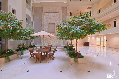 Condo in Bangkok, Thailand, 3 bedrooms № 185250 - photo 8