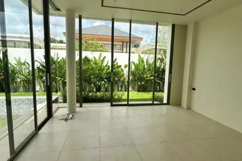 Casa de 3 dormitorios en Bang Tao, Tailandia № 125613 - foto 4