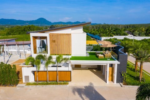 Casa de 3 dormitorios en Bang Tao, Tailandia № 102918 - foto 29