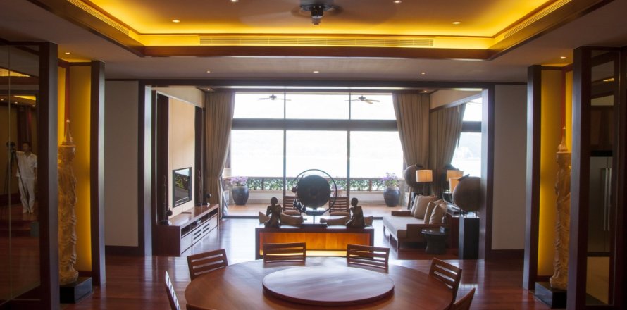 Hotel in Kamala, Thailand 832 m2 № 3870