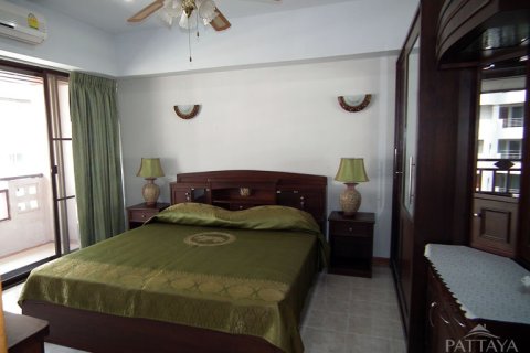 Condominio de 2 dormitorios en Jomtien Beach, Pattaya, Tailandia № 242847 - foto 2