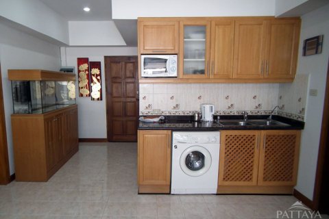 Condominio de 2 dormitorios en Jomtien Beach, Pattaya, Tailandia № 242847 - foto 11