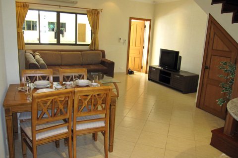 Casa de 2 dormitorios en Pattaya, Tailandia № 243257 - foto 3