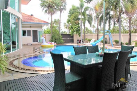 Haus in Pattaya, Thailand 4 Schlafzimmer № 243154 - Foto 9
