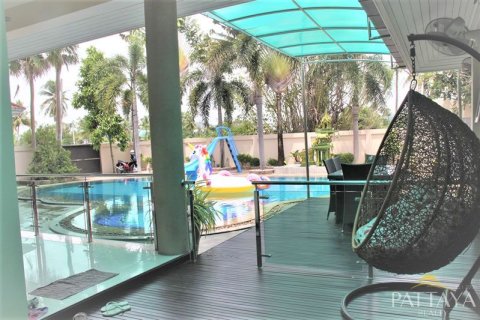 Haus in Pattaya, Thailand 4 Schlafzimmer № 243154 - Foto 10