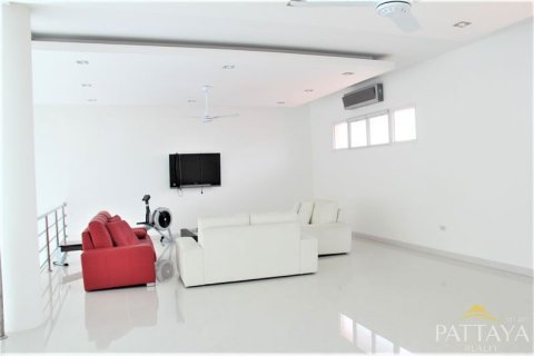 Haus in Pattaya, Thailand 4 Schlafzimmer № 243154 - Foto 15
