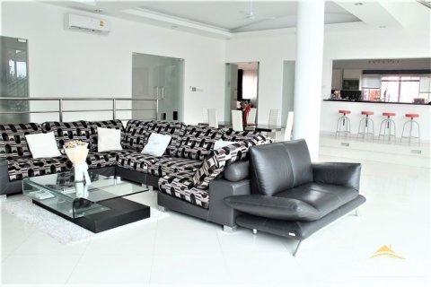 Haus in Pattaya, Thailand 4 Schlafzimmer № 243154 - Foto 19