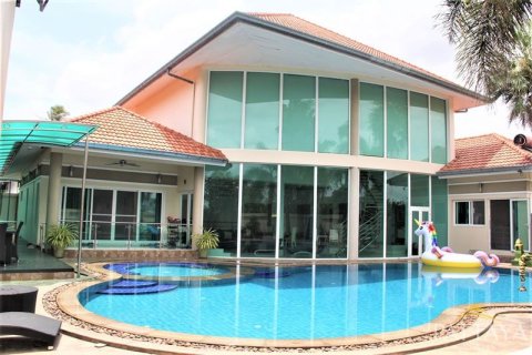 Haus in Pattaya, Thailand 4 Schlafzimmer № 243154 - Foto 1