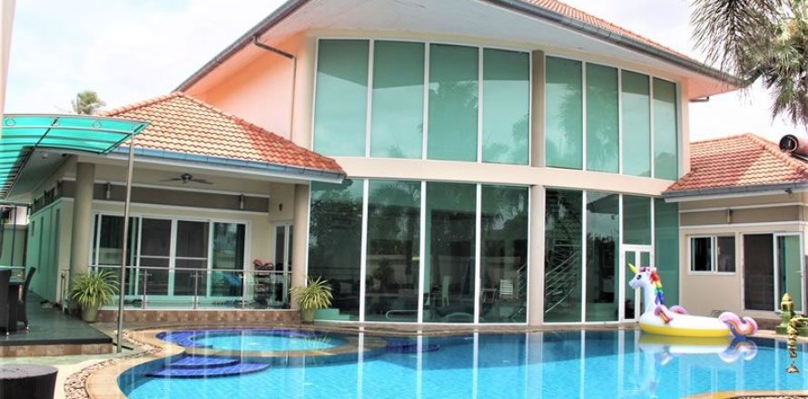 Haus in Pattaya, Thailand 4 Schlafzimmer № 243154