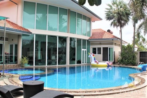 Haus in Pattaya, Thailand 4 Schlafzimmer № 243154 - Foto 3