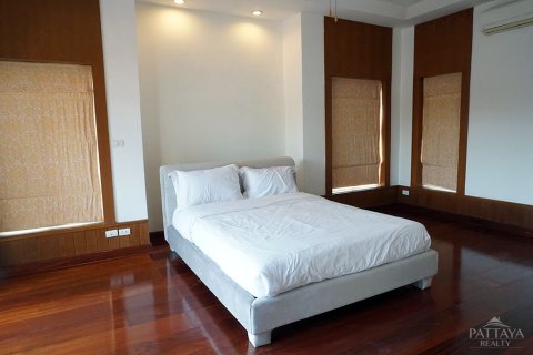 Casa de 3 dormitorios en Pattaya, Tailandia № 243136 - foto 14