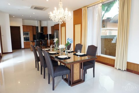 Casa de 3 dormitorios en Pattaya, Tailandia № 243136 - foto 9