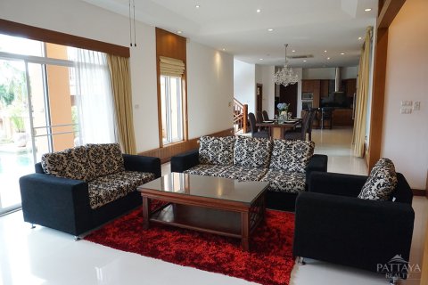 Casa de 3 dormitorios en Pattaya, Tailandia № 243136 - foto 6