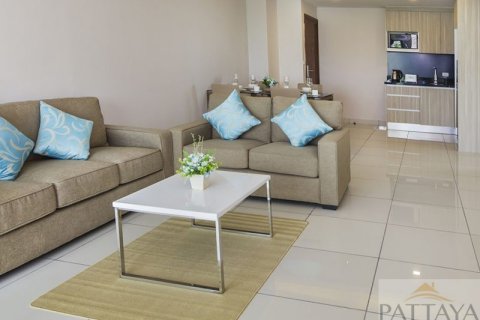 Condo sur Jomtien Beach, Pattaya, Thaïlande, 2 chambres № 242410 - photo 2