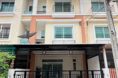 ทาวน์เฮาส์ในกรุงเทพฯ, ประเทศไทย 4 ห้องนอน № 249921