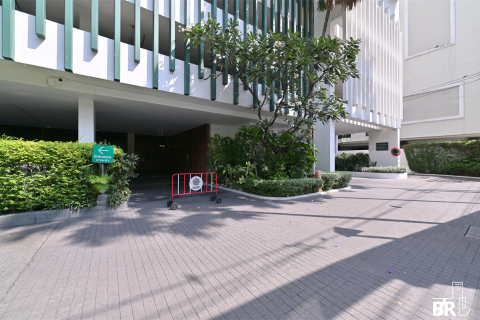 Condo in Bangkok, Thailand, 2 bedrooms  № 185546 - photo 9