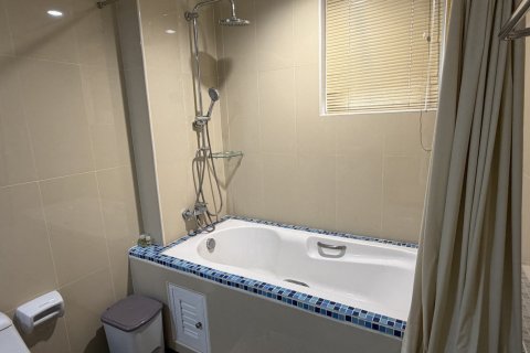 Apartamento de 2 dormitorios en Pattaya, Tailandia № 255065 - foto 11