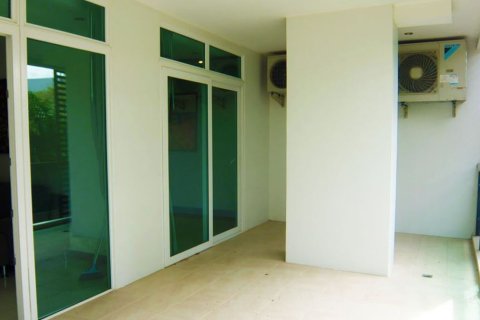 Condo in Pattaya, Thailand, 2 bedrooms  № 242242