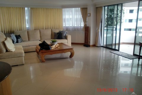 Condominio de 2 dormitorios en Jomtien Beach, Pattaya, Tailandia № 242135 - foto 6