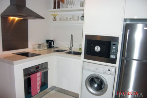 Condominio de 2 dormitorios en Pattaya, Tailandia № 242973 - foto 4