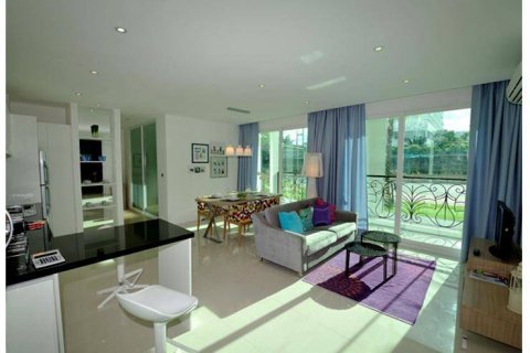 Condominio de 2 dormitorios en Jomtien Beach, Pattaya, Tailandia № 242502 - foto 3