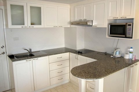 Condo in Pattaya, Thailand, 1 bedroom № 242631 - photo 2