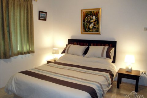 Casa de 4 dormitorios en Jomtien Beach, Pattaya, Tailandia № 243308