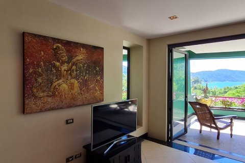 Condominio de 2 dormitorios en Kata, Tailandia № 241992 - foto 11