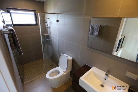 House in Bangkok, Thailand 3 bedrooms № 249819