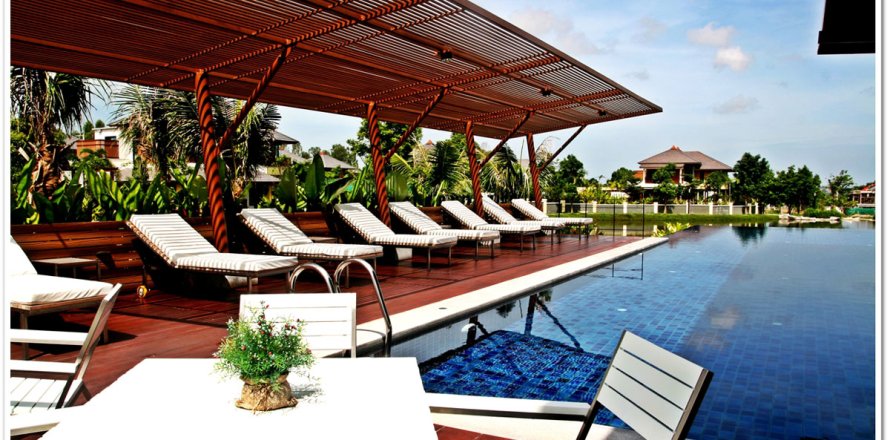 Casa de 3 dormitorios en Pattaya, Tailandia № 243289