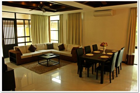 Casa de 3 dormitorios en Pattaya, Tailandia № 243289 - foto 4