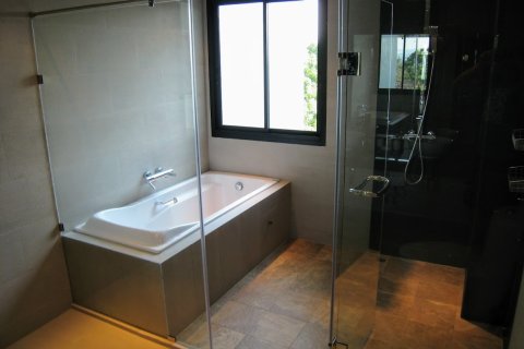 Condominio de 2 dormitorios en Jomtien Beach, Pattaya, Tailandia № 242545 - foto 30