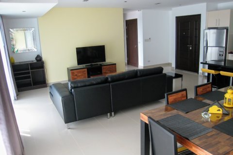Condominio de 2 dormitorios en Jomtien Beach, Pattaya, Tailandia № 242545 - foto 17