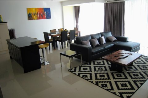 Condominio de 2 dormitorios en Jomtien Beach, Pattaya, Tailandia № 242545 - foto 11