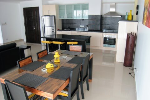 Condominio de 2 dormitorios en Jomtien Beach, Pattaya, Tailandia № 242545 - foto 21