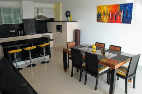 Condominio de 2 dormitorios en Jomtien Beach, Pattaya, Tailandia № 242545 - foto 16