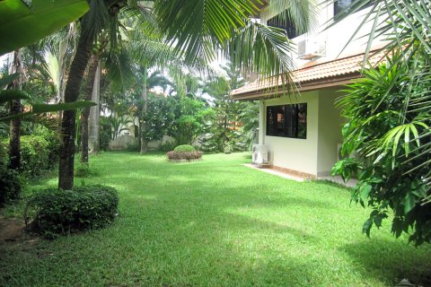Casa de 3 dormitorios en Pattaya, Tailandia № 243282 - foto 9