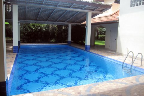 Casa de 3 dormitorios en Pattaya, Tailandia № 243282 - foto 8