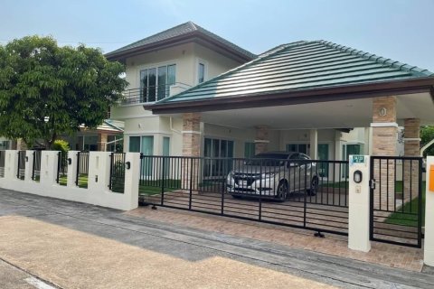 Casa de 3 dormitorios en Pattaya, Tailandia № 243228 - foto 4