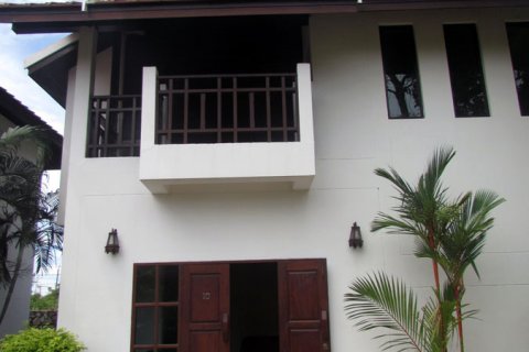 Casa de 2 dormitorios en Jomtien Beach, Pattaya, Tailandia № 243355
